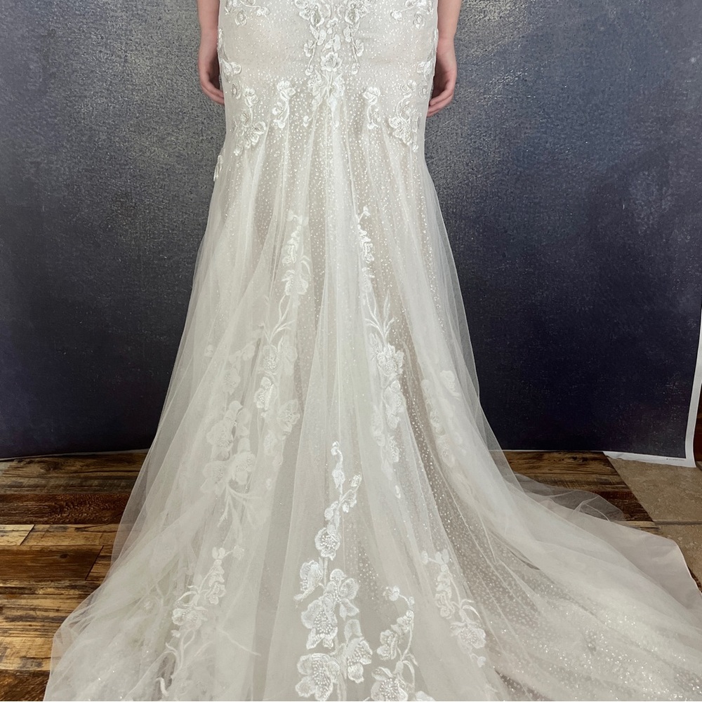 WEDDING DRESS SIZE 4P TRUMPET PETTICOAT INCLUDED STRAPLESS IVORY STONE